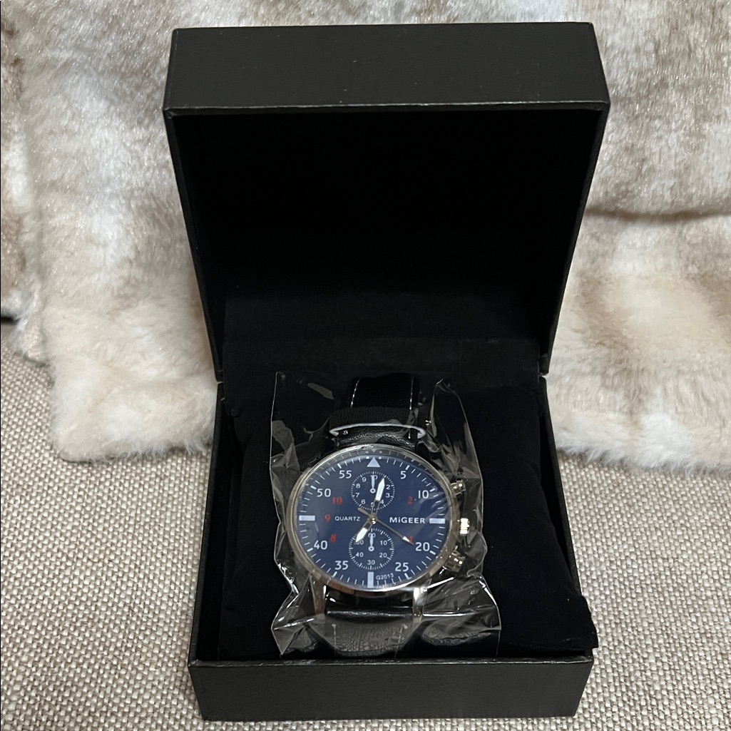 Mens Blue Dial Chronograph Watch